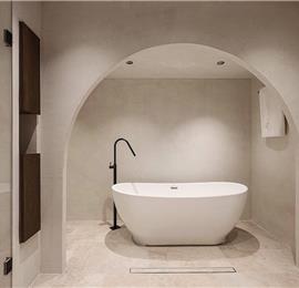 5 bedroom villa with indoor and outdoor pool in Chania town, sleeps 10